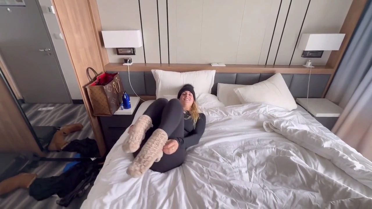 Cheating on my girlfriend with a beautiful woman on a cruise porn video