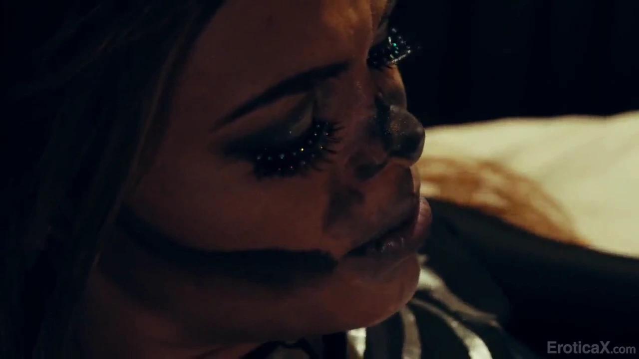 Erotic Halloween surprise with a sexy zombie porn video